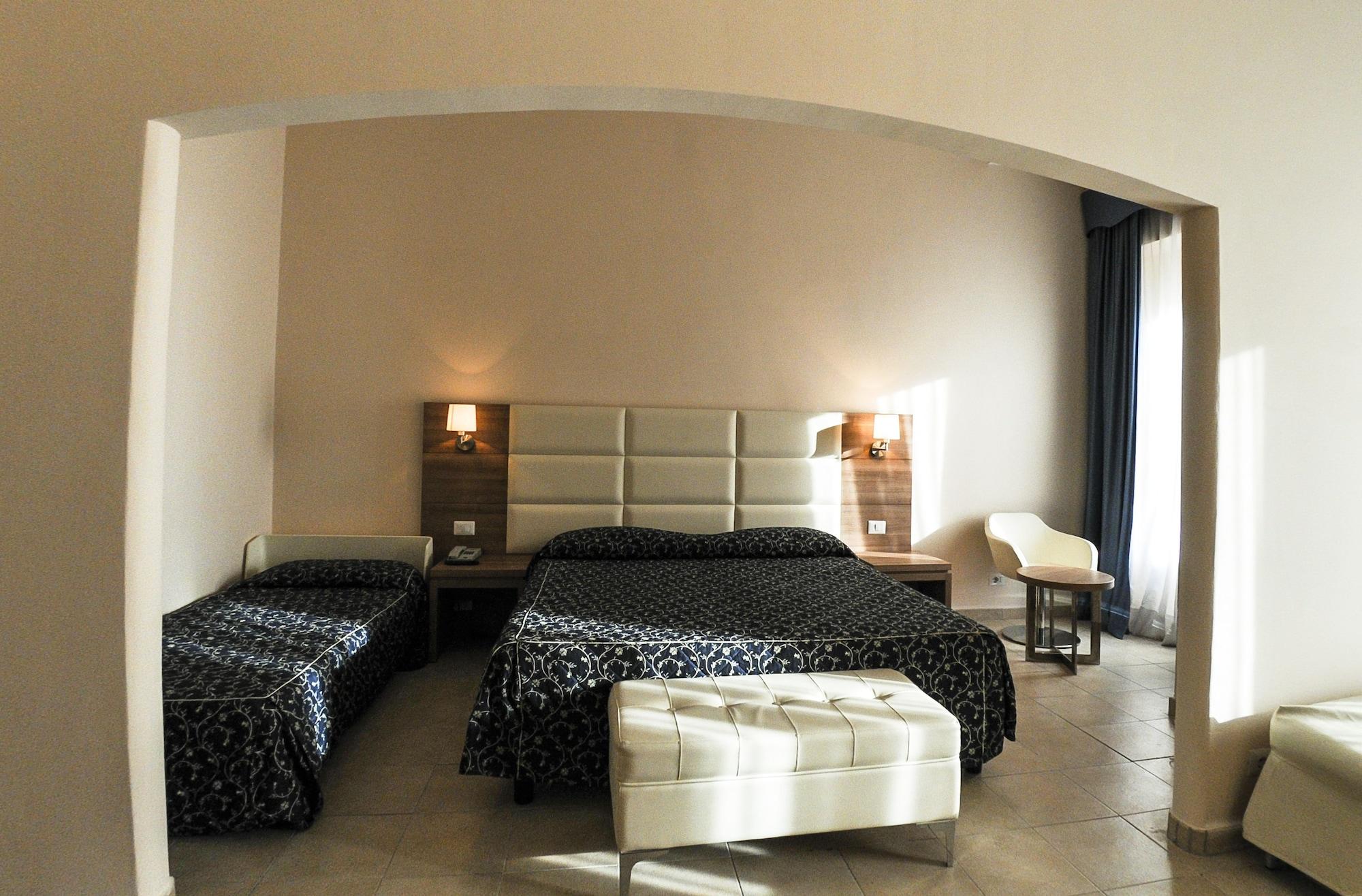 Hotel Mediterraneo Civitavecchia Esterno foto