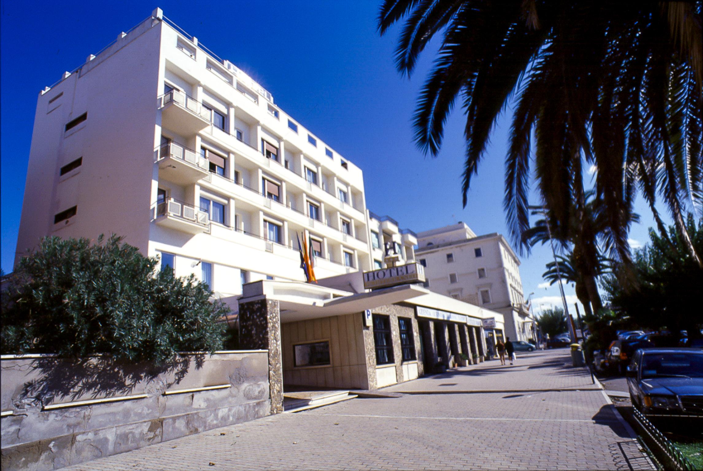 Hotel Mediterraneo Civitavecchia Esterno foto