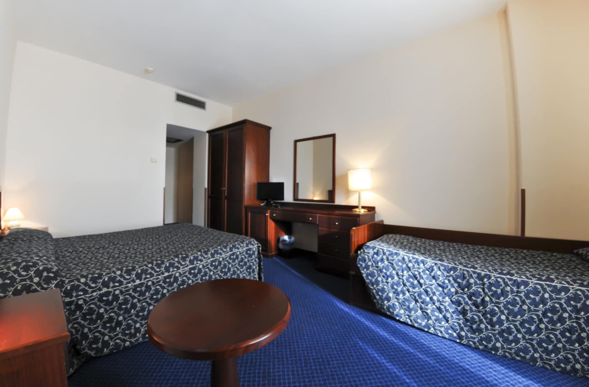 Hotel Mediterraneo Civitavecchia Esterno foto