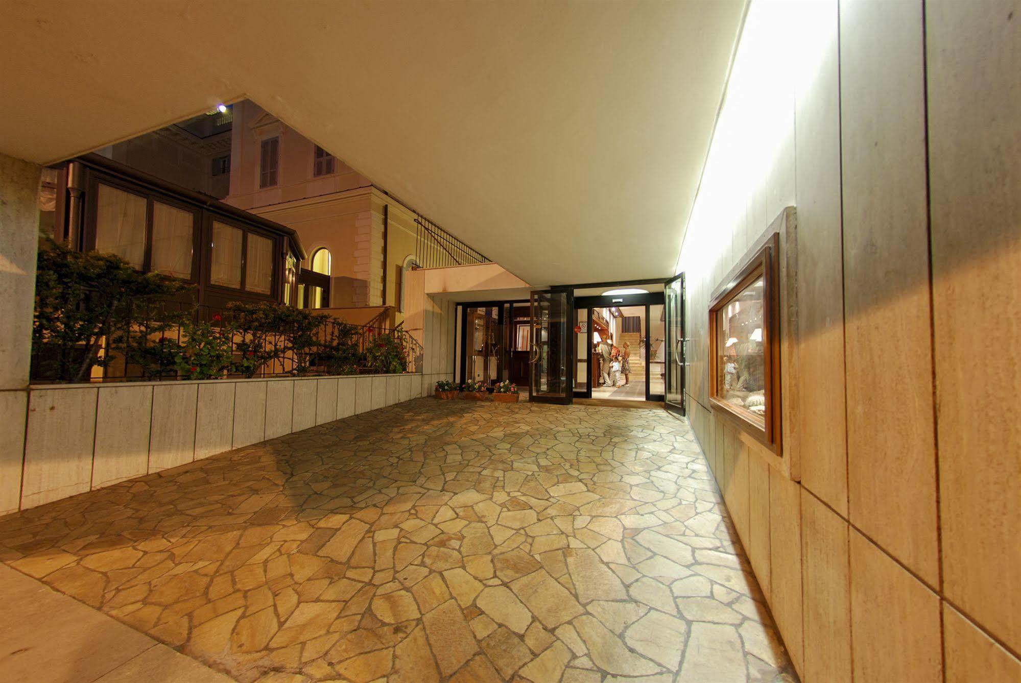 Hotel Mediterraneo Civitavecchia Esterno foto